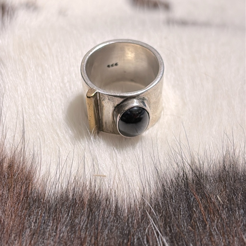 Silpada Sterling Silver & Black Onyx Ring size 6 3/4 to 7